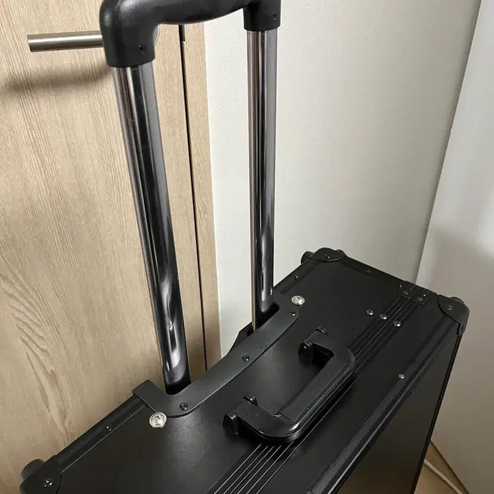 [BUNJANG] Black Lighted Makeup Carry Case / 블랙 조명 메이크업 캐리어