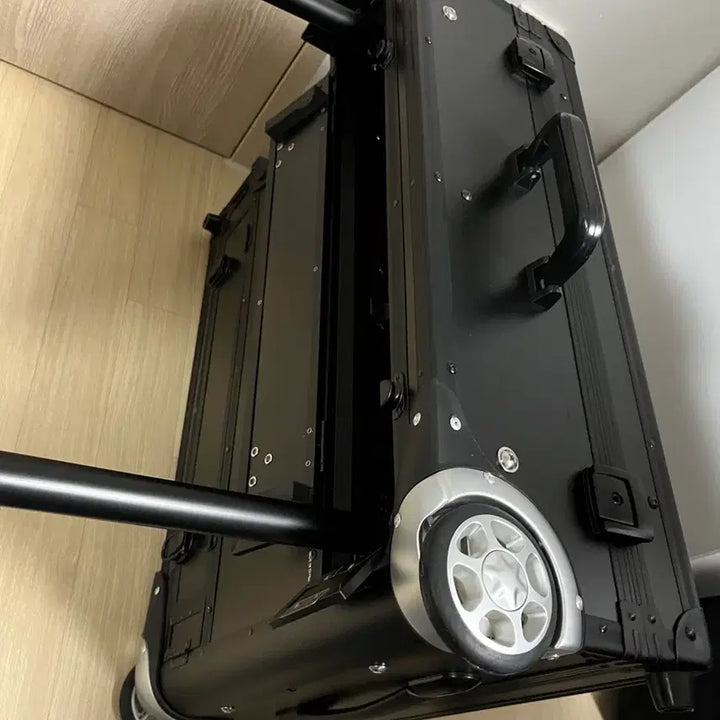 [BUNJANG] Black Lighted Makeup Carry Case / 블랙 조명 메이크업 캐리어