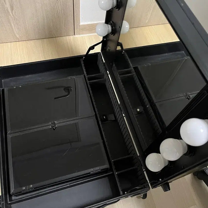[BUNJANG] Black Lighted Makeup Carry Case / 블랙 조명 메이크업 캐리어