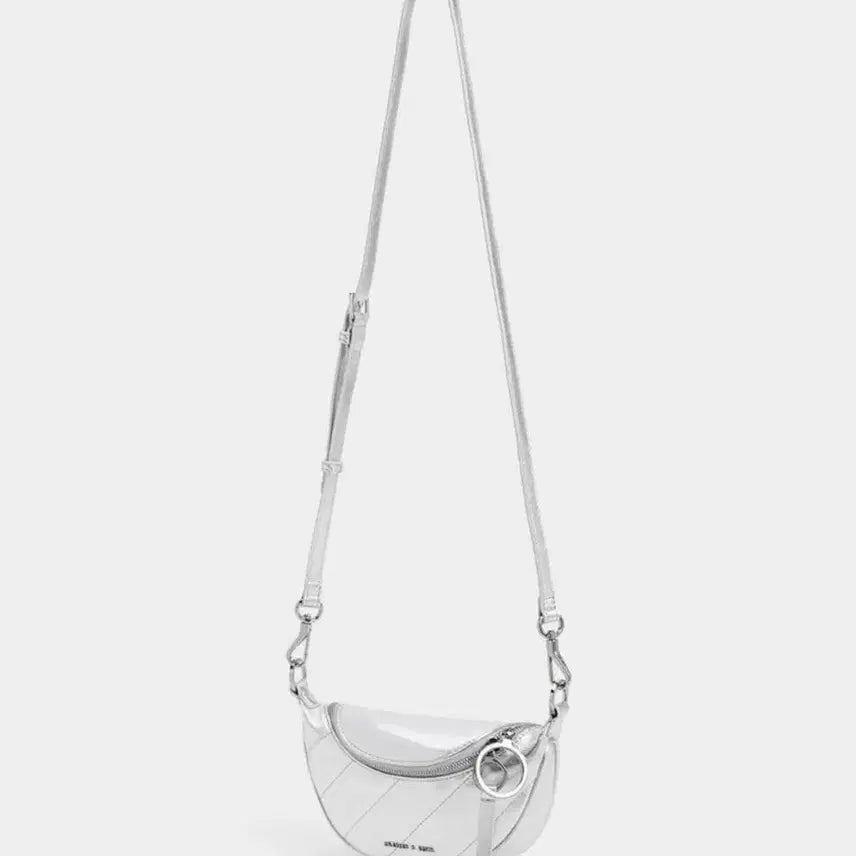 [BUNJANG] Charles & Keith Han So-hee Silver Chain Crossbody Bag / 찰스앤키스 실버 체인 크로스백 한소희