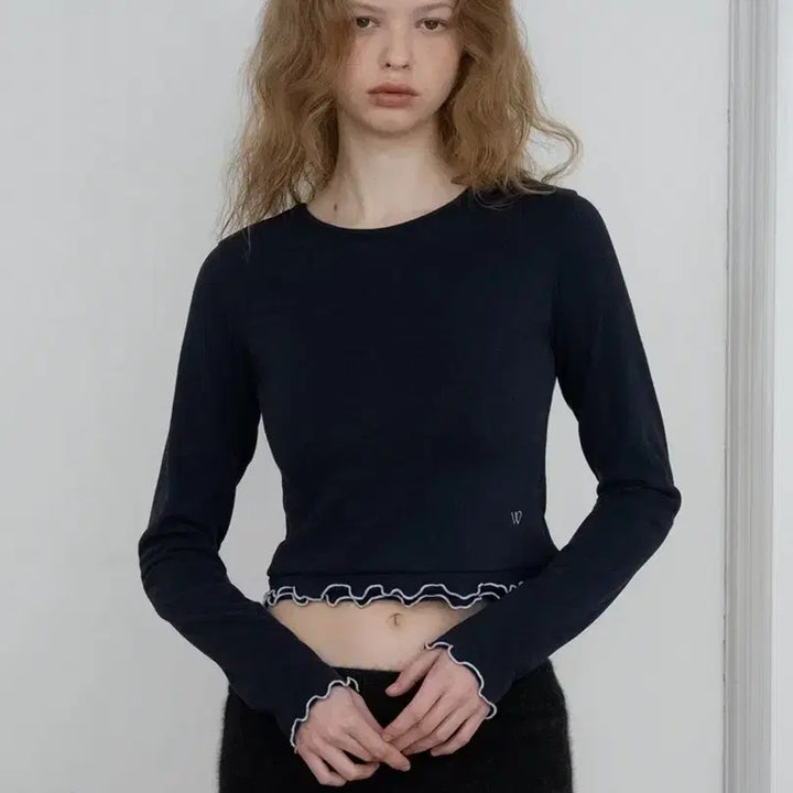 [BUNJANG] Without Summer Navy Frill Crop Long Sleeve Top / 위드아웃썸머 프릴 크롭 티셔츠 네이비 롱슬리브