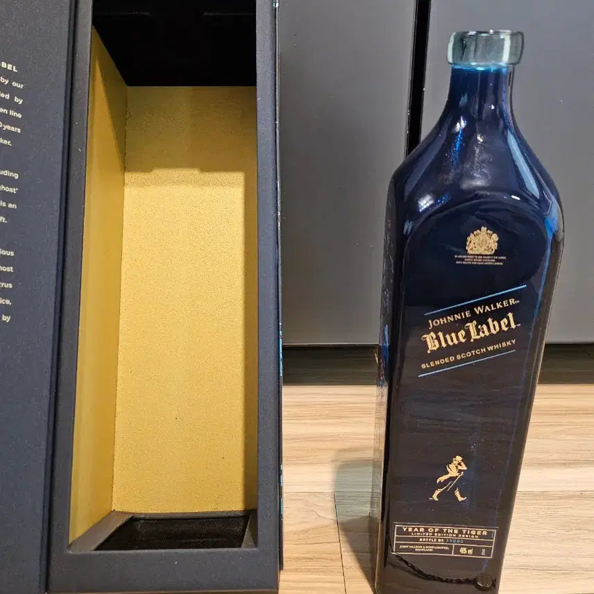 [BUNJANG] Johnnie Walker Blue Label Tiger Year Limited Edition Empty Bottle / 조니워커 블루 라벨 호랑이해 한정판 공병입니다