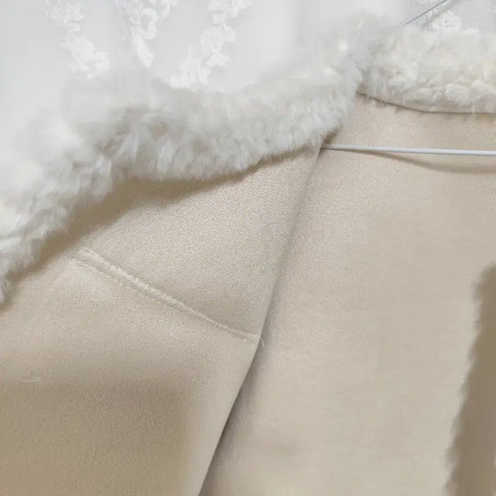 [BUNJANG] Gold Jacket / 인조퍼 금장자켓