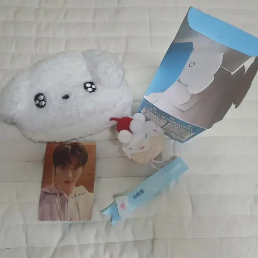 [SOLD OUT] 변우석 2024 생일 파우치 세트