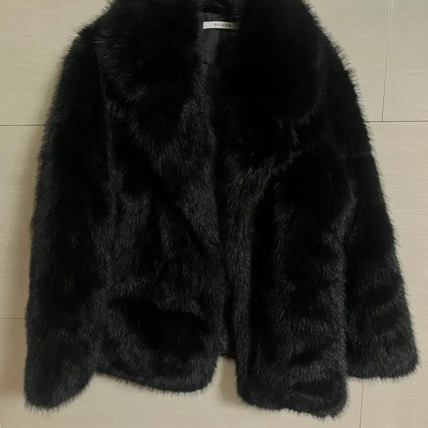 [BUNJANG] Unknown Black Faux Fur Jacket (Size L) / 퍼자켓 L 블랙 새상품