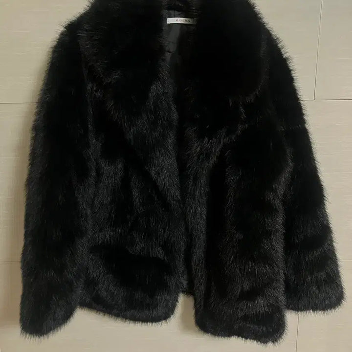 [BUNJANG] Unknown Black Faux Fur Jacket (Size L) / 퍼자켓 L 블랙 새상품