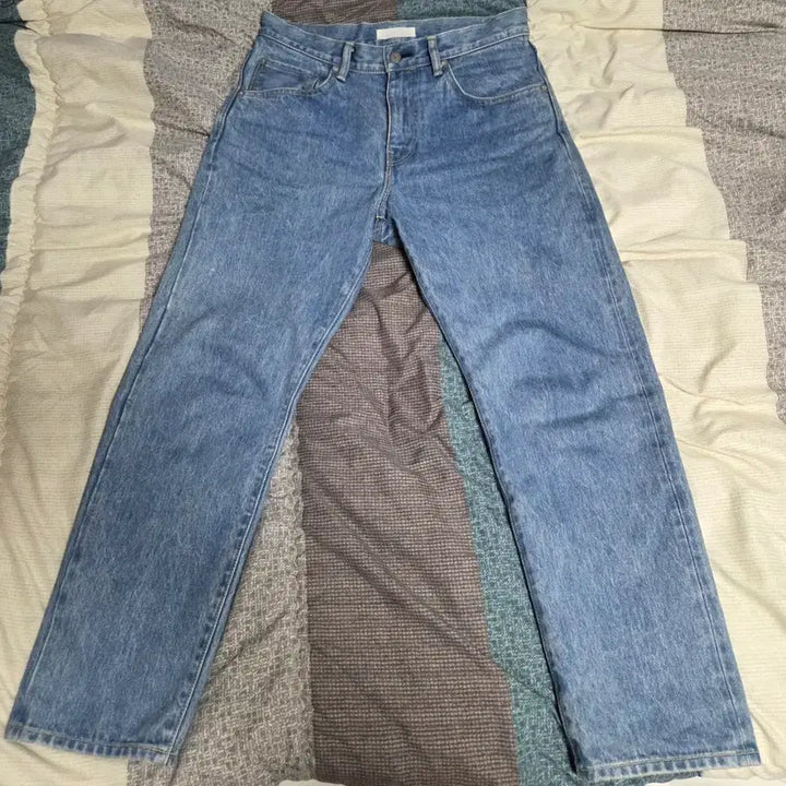 [BUNJANG] Hatski Regular Tapered Denim Ice Blue Size 3 / 하츠키 레귤러 테이퍼드 데님 아이스블루