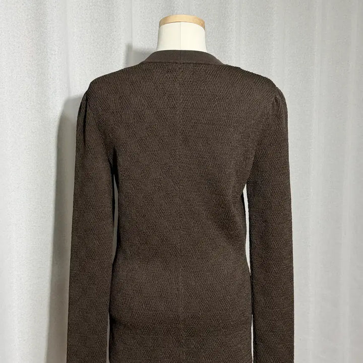 [BUNJANG] Time Embossed Puff V-Neck Knit Cardigan (Dark Brown) / 한섬 타임 엠보 퍼프 브이넥 니트 가디건 (다크브라운) - 미착용 새상품