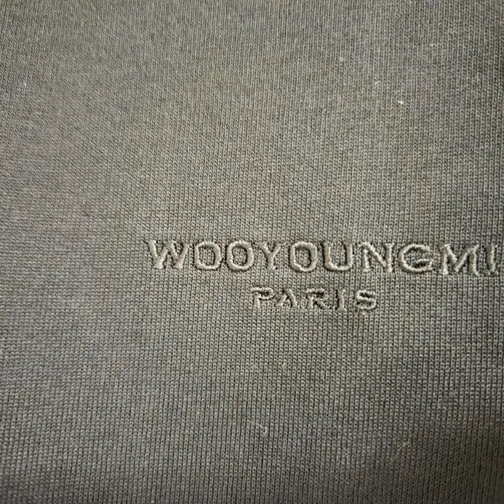 [BUNJANG] Wooyoungmi 25FW Black Square Logo T-shirt / [새제품] 우영미 25FW 블랙 스퀘어 자수로고 반팔 티셔츠 46