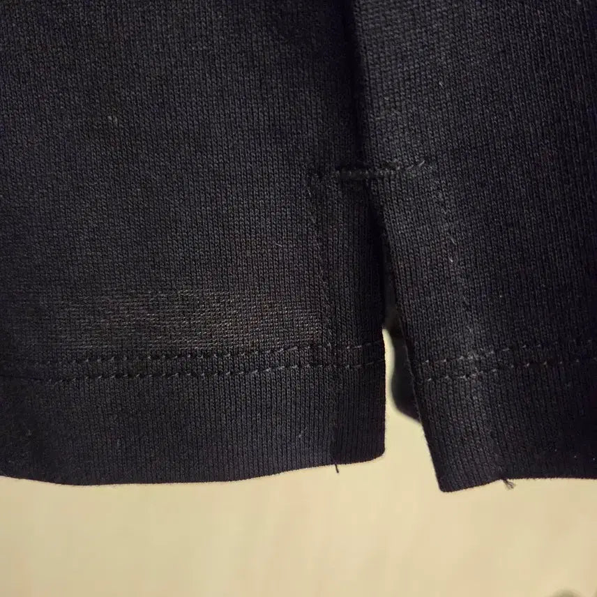 [BUNJANG] Wooyoungmi 25FW Black Square Logo T-Shirt (Size 48) / [새제품] 우영미 25FW 블랙 스퀘어 자수로고 반팔 티셔츠 48