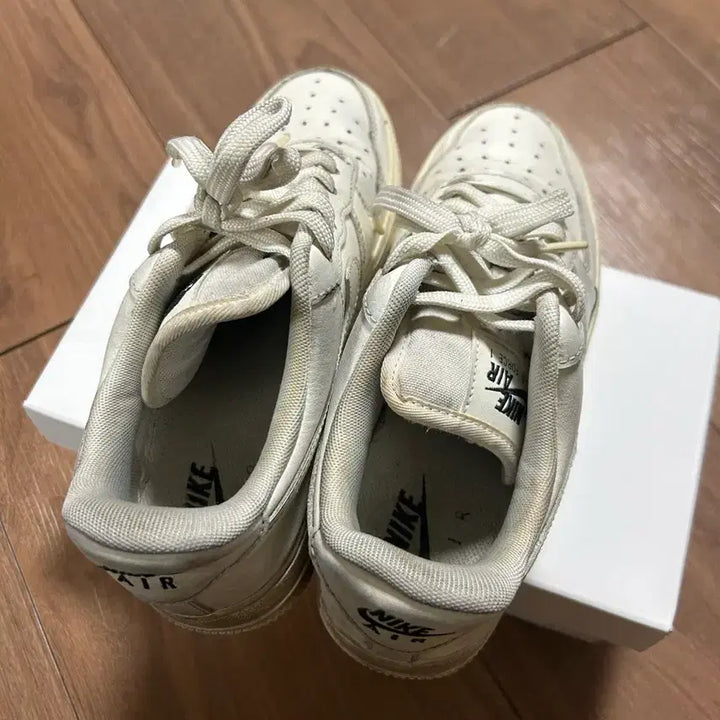 [SOLD OUT] 정품 나이키 에어포스 230