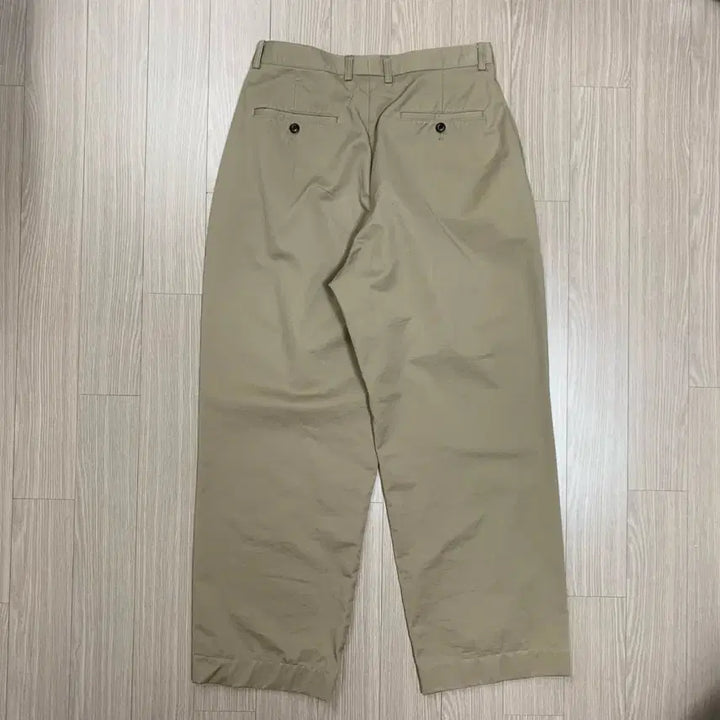 [SOLD OUT] 하프크라이즈 치노 원턱 와이드 팬츠 베이지