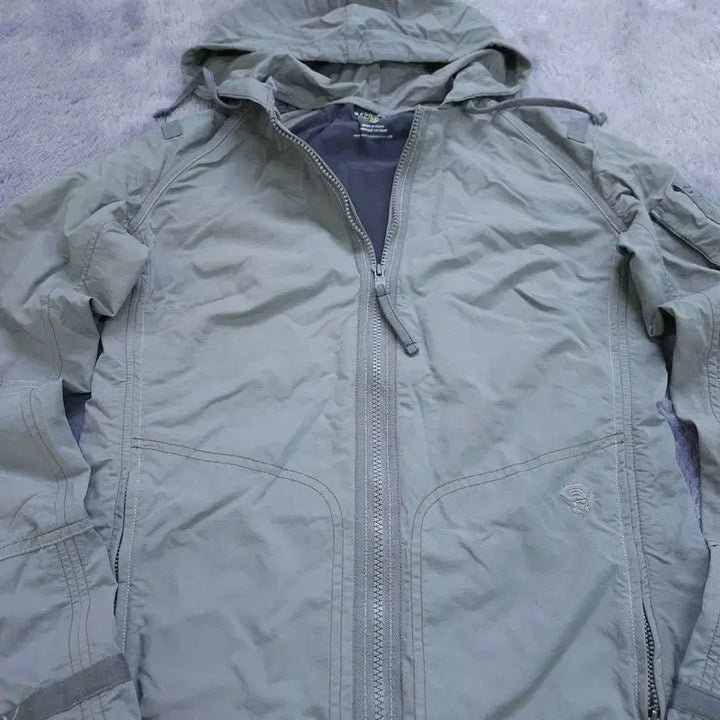 [BUNJANG] Mountain Hardwear Windbreaker Jacket / [8] 마운틴하드웨어 바람막이 자켓