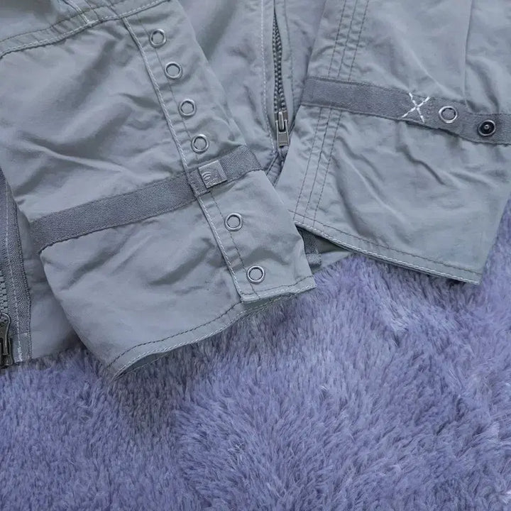 [BUNJANG] Mountain Hardwear Windbreaker Jacket / [8] 마운틴하드웨어 바람막이 자켓