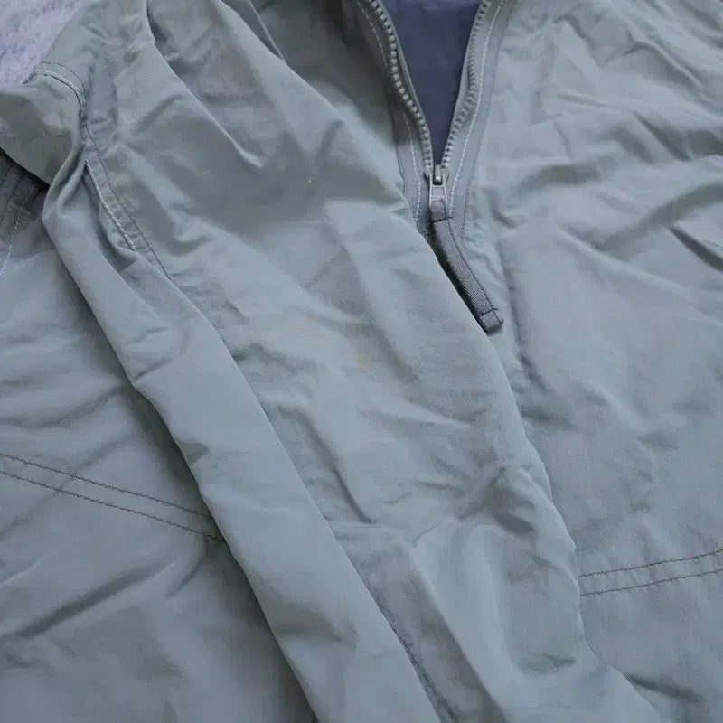 [BUNJANG] Mountain Hardwear Windbreaker Jacket / [8] 마운틴하드웨어 바람막이 자켓