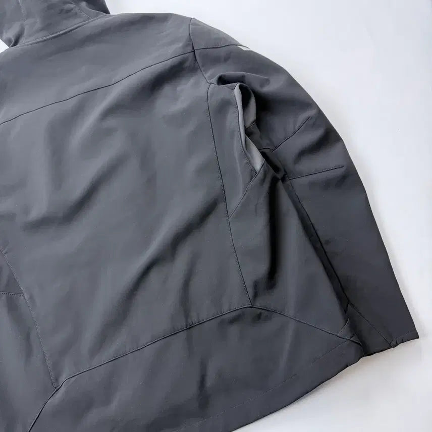 [BUNJANG] Decathlon Softshell Jacket / 데카트론 소프트쉘 바람막이 자켓