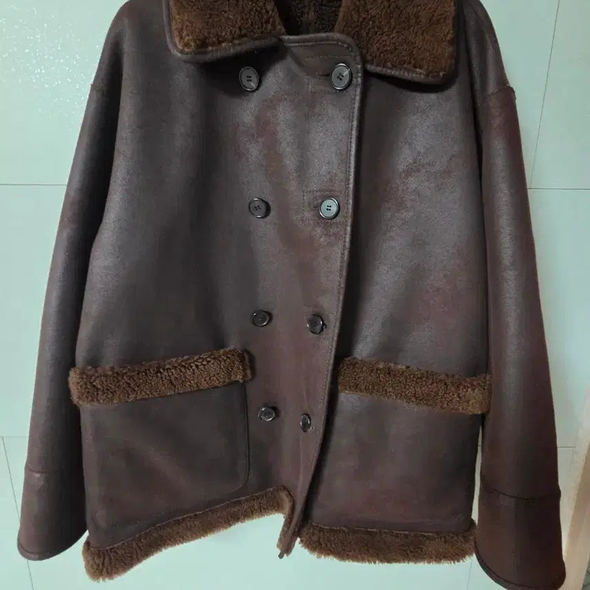 [BUNJANG] Studio Tomboy Reversible Shearling Jacket / 스튜디오 톰보이 리버시블 무스탕 새옷 판매(양면가능. 프리사이즈)
