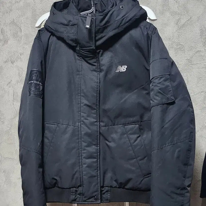 [BUNJANG] New Balance Black Hooded Padded Jumper / 뉴발란스 블랙 후드 패딩 점퍼