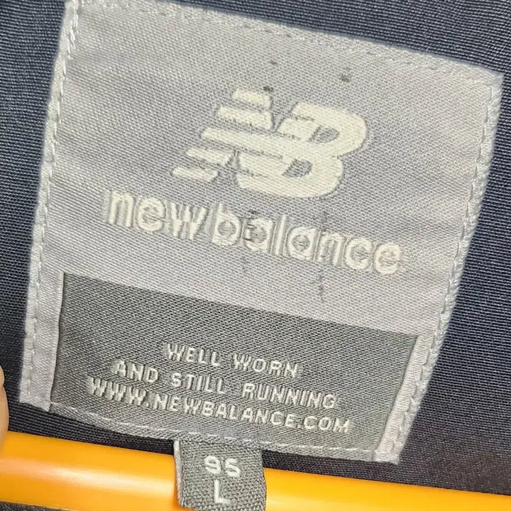 [BUNJANG] New Balance Black Hooded Padded Jumper / 뉴발란스 블랙 후드 패딩 점퍼