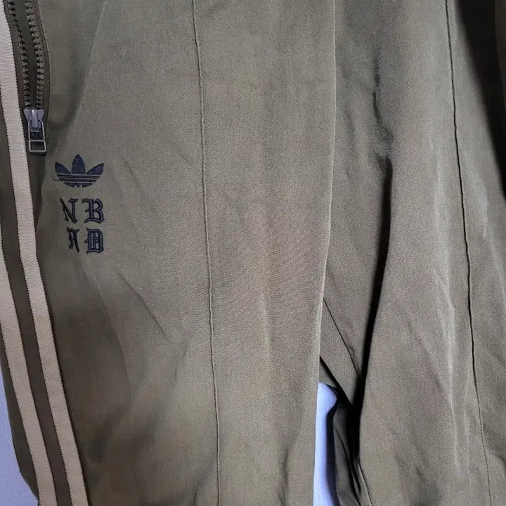 [SOLD OUT] 아디다스 네이버후드 트랙팬츠 카키 M