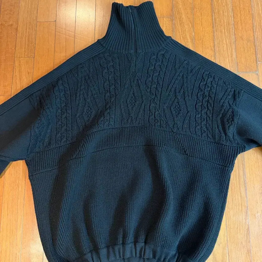 [BUNJANG] M Half Zip Knit / [M] 발렌시아가 하프 집업 니트