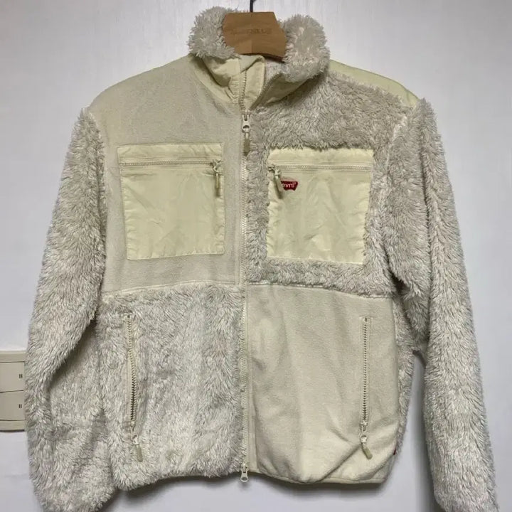 [BUNJANG] LEVIS Ivory Fleece Jacket (Size S) / [LEVIS] 리바이스 아이보리색 플리스 자켓 S사이즈