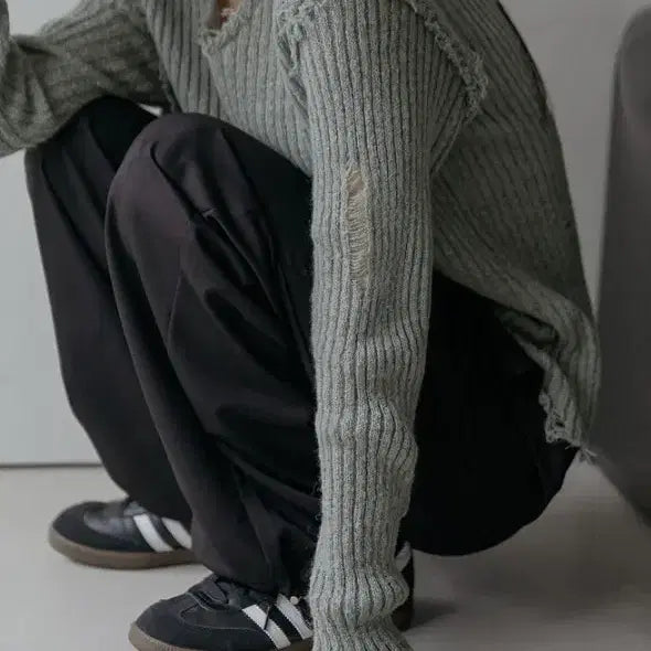 [BUNJANG] Grunge Wool Damage V-Neck Knit / 그런지 울 데미지 브이넥 니트