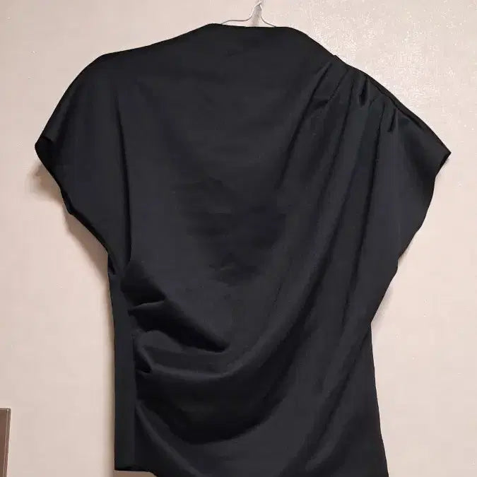 [BUNJANG] Black Shirring Blouse / 블랙 셔링 반팔 블라우스