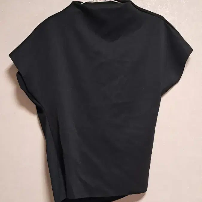 [BUNJANG] Black Shirring Blouse / 블랙 셔링 반팔 블라우스