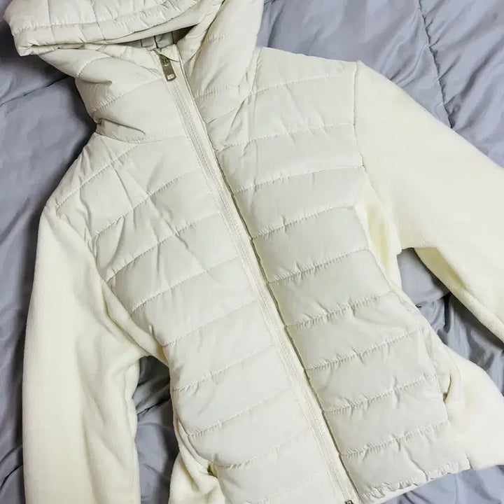 [SOLD OUT] [새상품] 여성 투웨이 경량패딩 슬림핏