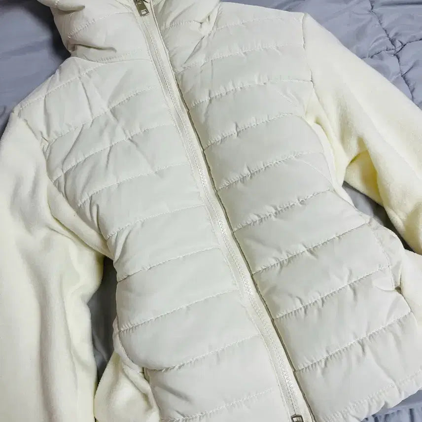 [SOLD OUT] [새상품] 여성 투웨이 경량패딩 슬림핏