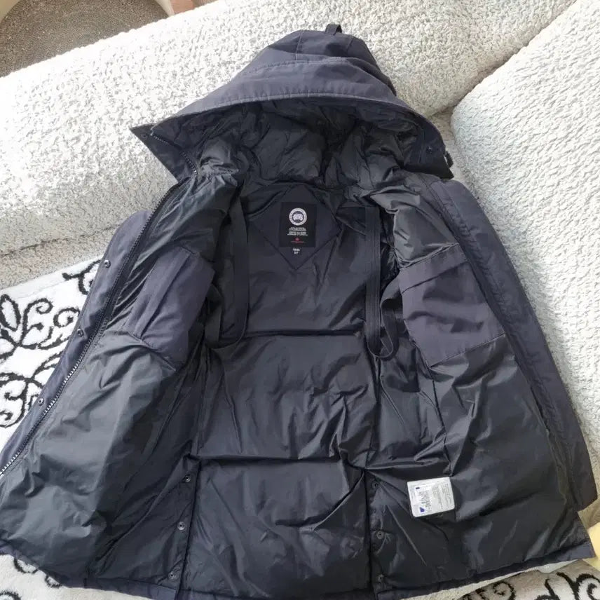 [BUNJANG] Canada Goose Women's Long Padded Jacket (Size S) / 캐나다구스 여성 롱패딩 S사이즈