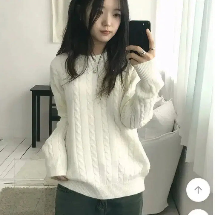 [BUNJANG] More Than Sugar Cable Knit Sweater / 에이블리 모어댄슈가 케이블 꽈배기 라운드 니트