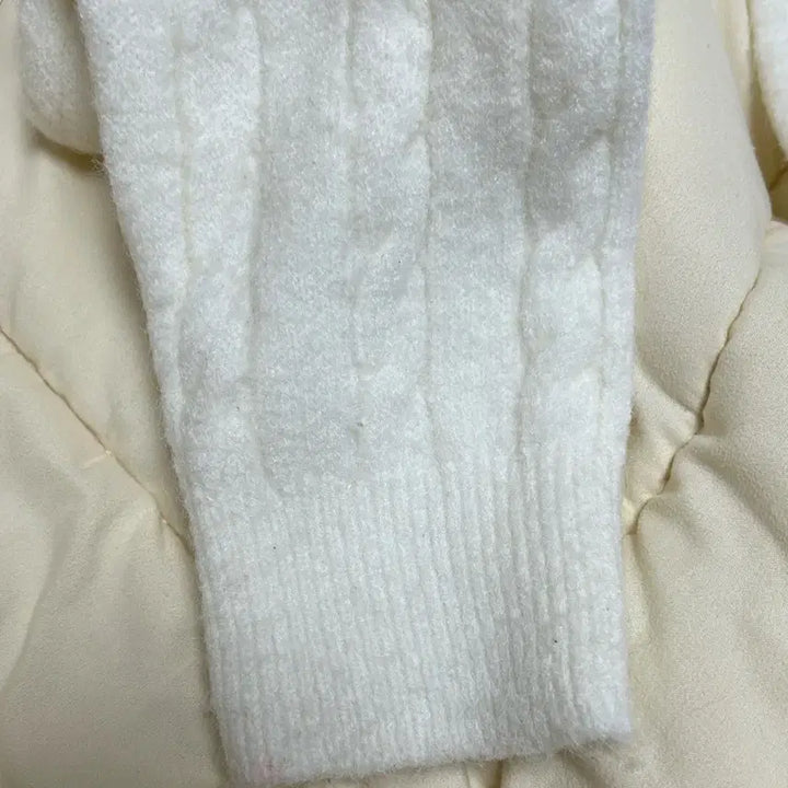 [BUNJANG] More Than Sugar Cable Knit Sweater / 에이블리 모어댄슈가 케이블 꽈배기 라운드 니트