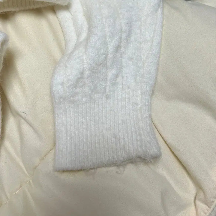 [BUNJANG] More Than Sugar Cable Knit Sweater / 에이블리 모어댄슈가 케이블 꽈배기 라운드 니트