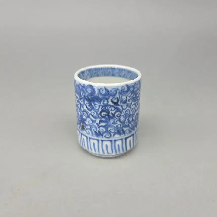 [BUNJANG] Koimari Edo Period Celadon Porcelain Vine Pattern Cup / 진품보증 에도시대 고이마리 청화 당초넝쿨문 통형잔