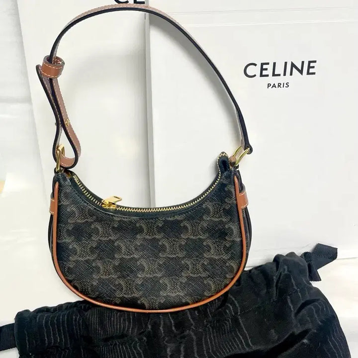 [BUNJANG] Celine Triomphe Canvas Ava Mini Tan Bag / [정품/S급] 셀린느 트리옹프 캔버스 아바 미니 탄
