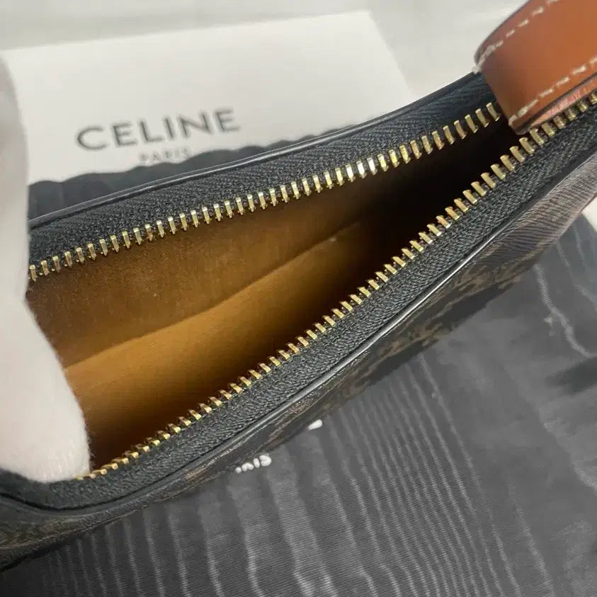 [BUNJANG] Celine Triomphe Canvas Ava Mini Tan Bag / [정품/S급] 셀린느 트리옹프 캔버스 아바 미니 탄