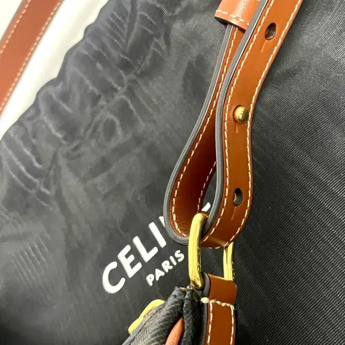 [BUNJANG] Celine Triomphe Canvas Ava Mini Tan Bag / [정품/S급] 셀린느 트리옹프 캔버스 아바 미니 탄