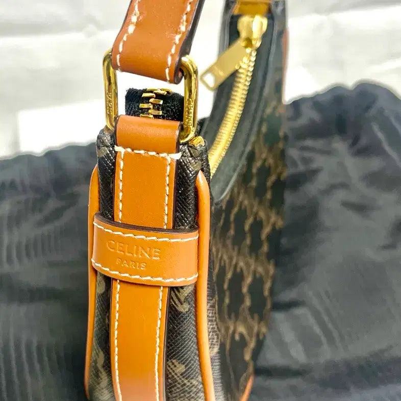 [BUNJANG] Celine Triomphe Canvas Ava Mini Tan Bag / [정품/S급] 셀린느 트리옹프 캔버스 아바 미니 탄
