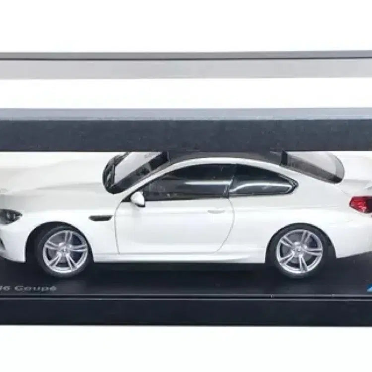 [BUNJANG] BMW M6 Coupe Alpine White 1:18 Diecast Model Car / BMW m6 coupe apline white  1:18 미니어처