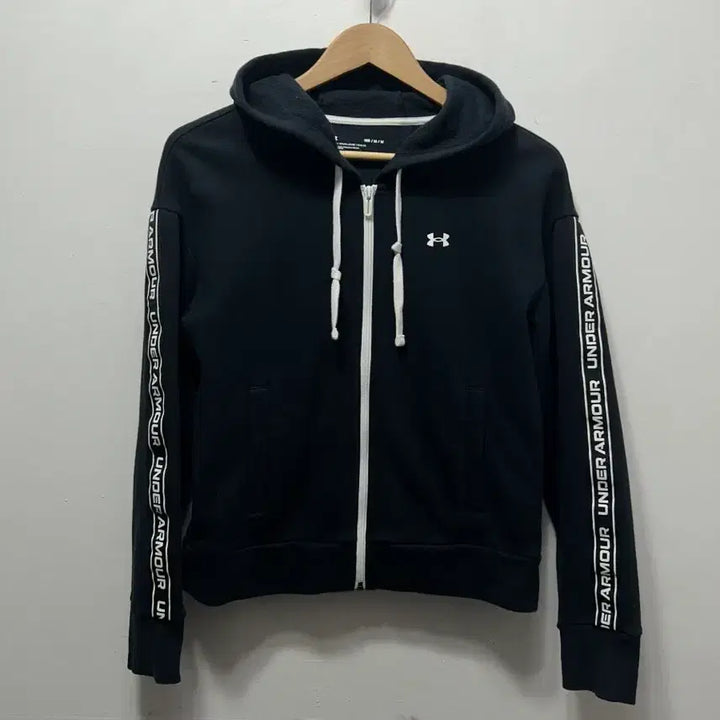 [BUNJANG] Under Armour Black Logo Tape Hoodie Zip-up (M) / 언더아머 블랙 로고 테이프 후드집업 M