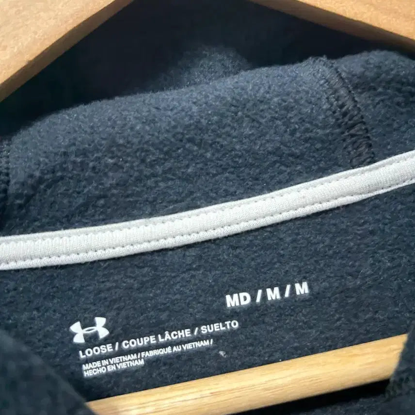 [BUNJANG] Under Armour Black Logo Tape Hoodie Zip-up (M) / 언더아머 블랙 로고 테이프 후드집업 M