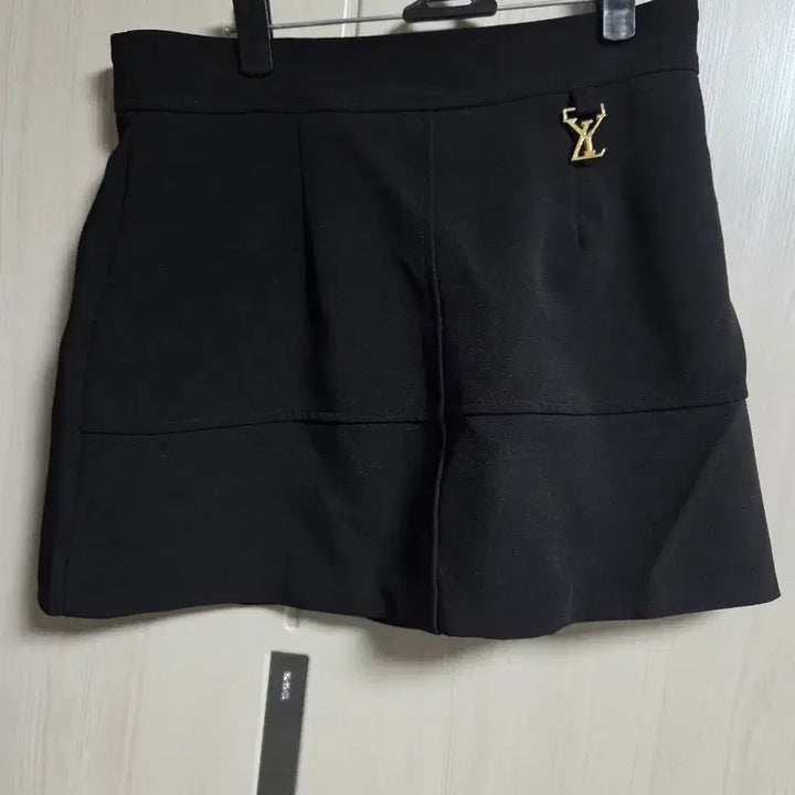 [BUNJANG] LV Mini Skirt / LV 홀복 미니스커트 m