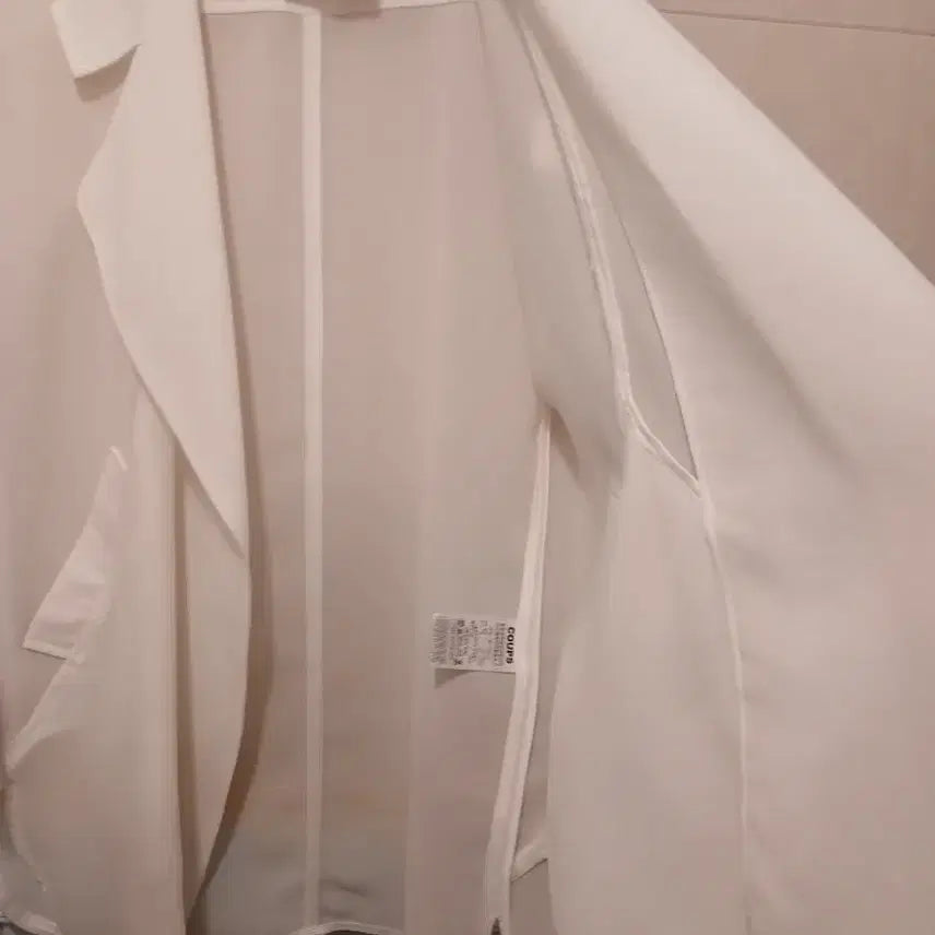 [BUNJANG] KKOOZZ Authentic Open Shirt (White, Size S) / 꾸즈 정품 여성 오픈형 셔츠 85-155 (S)