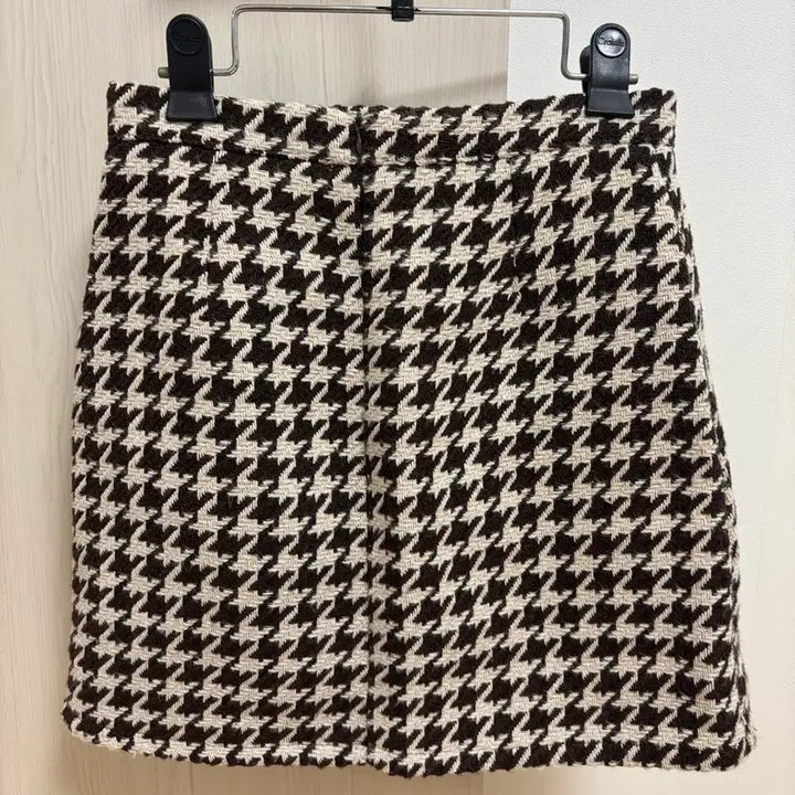 [BUNJANG] Ably Houndstooth Mini Skirt / 에이블리 하운드 체크 미니스커트