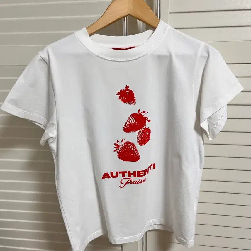 [BUNJANG] Ascent Strawberry Printing T-Shirt Ivory Size 2 / 어센티 스트로베리 프린팅 티셔츠 딸기 프린팅 티셔츠