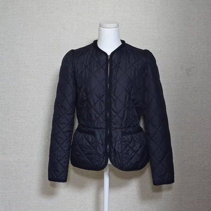 [BUNJANG] JILLSTUART Quilted Lightweight Jacket 55 / 질스튜어트) 퀄팅 경량 자켓55