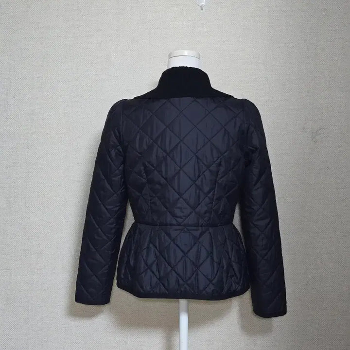 [BUNJANG] JILLSTUART Quilted Lightweight Jacket 55 / 질스튜어트) 퀄팅 경량 자켓55