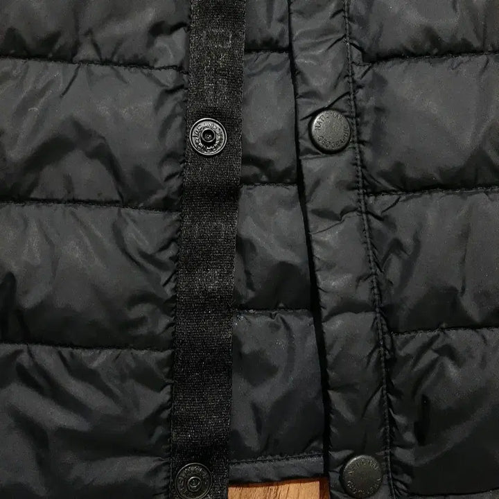 [BUNJANG] National Geographic Goose Down Padded Vest / 내셔널지오그래픽 블랙 구스다운 패딩 조끼M